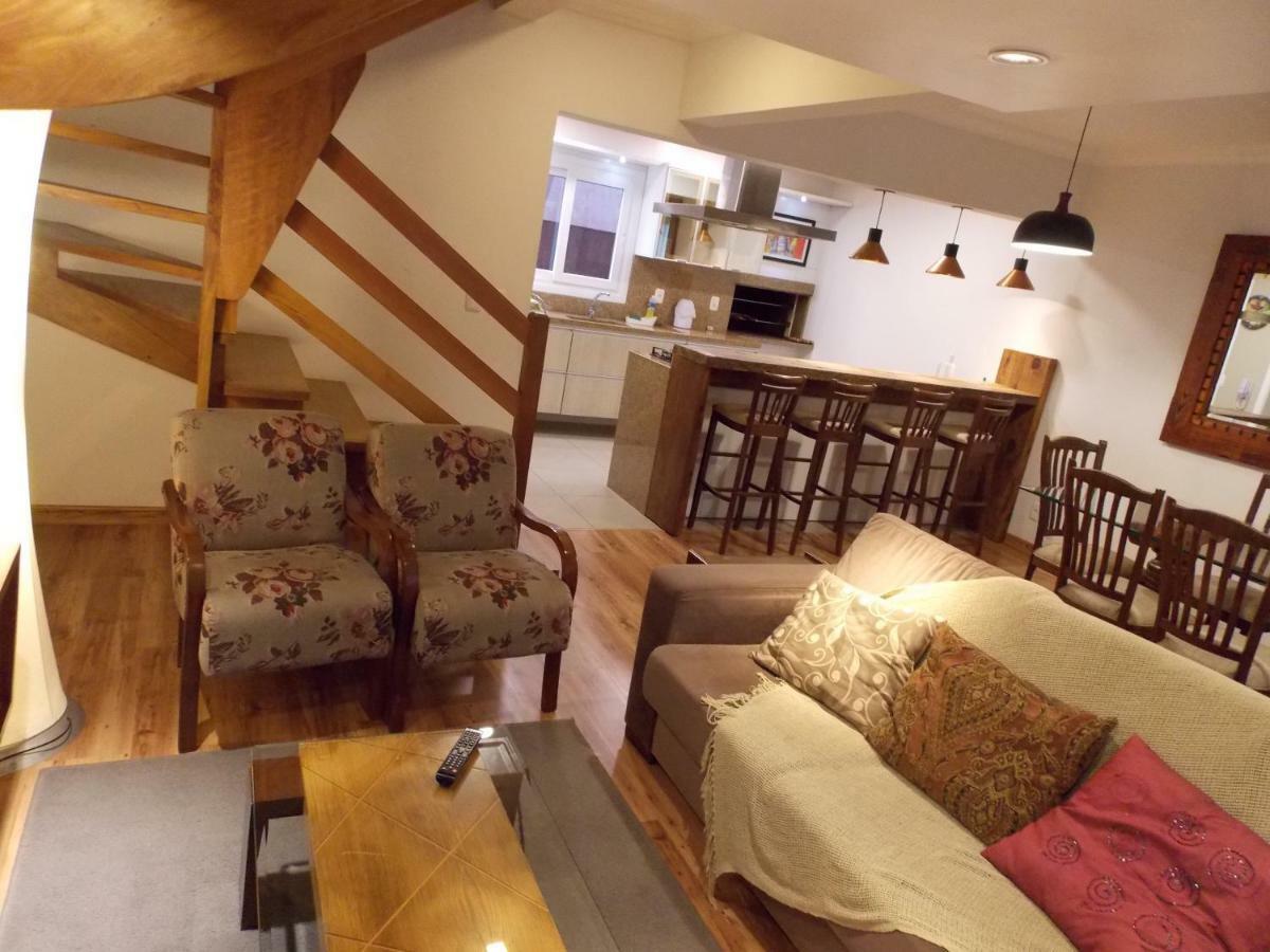 Triplex 3 Suites Em Canela Extérieur photo