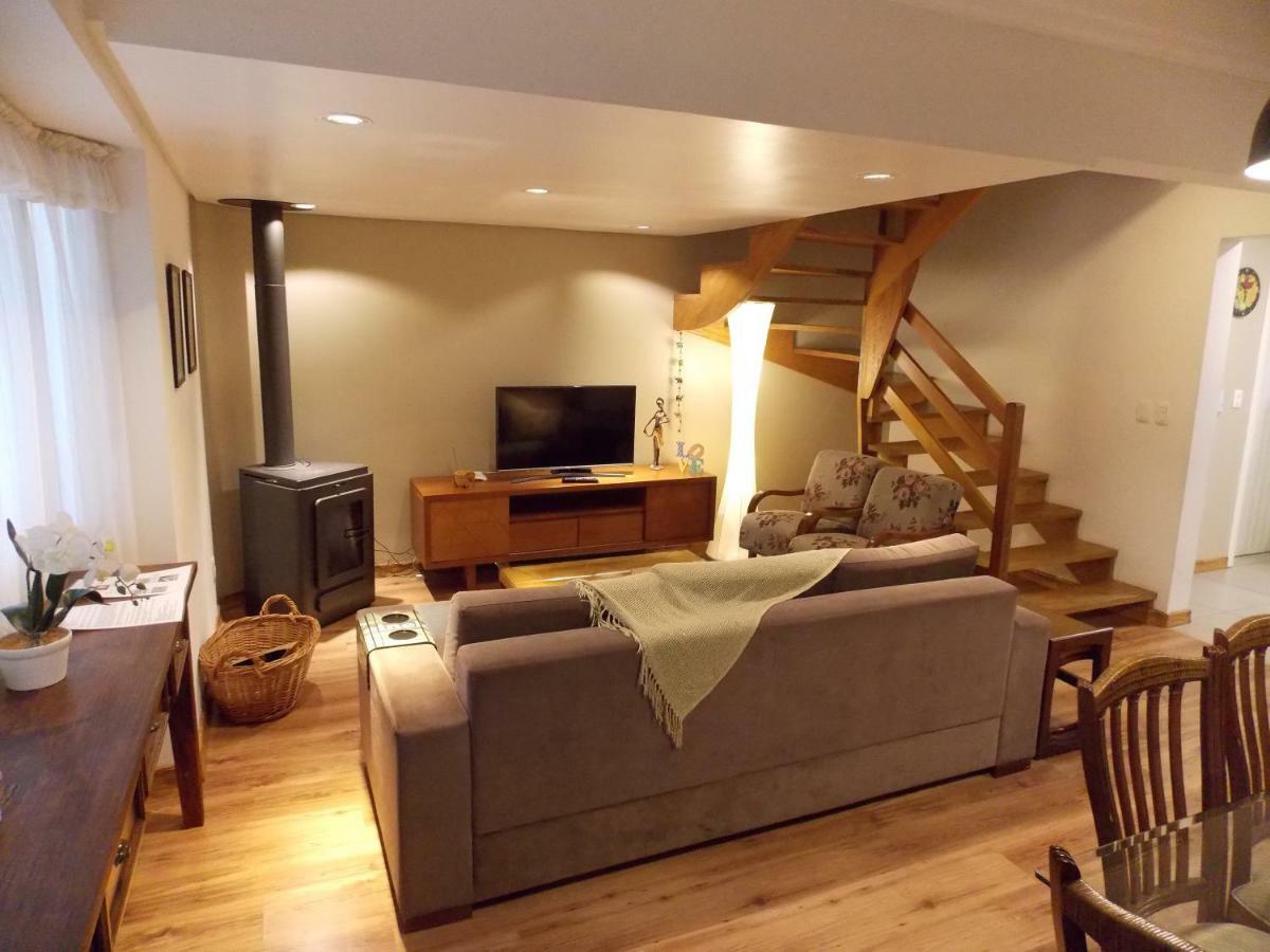 Triplex 3 Suites Em Canela Extérieur photo