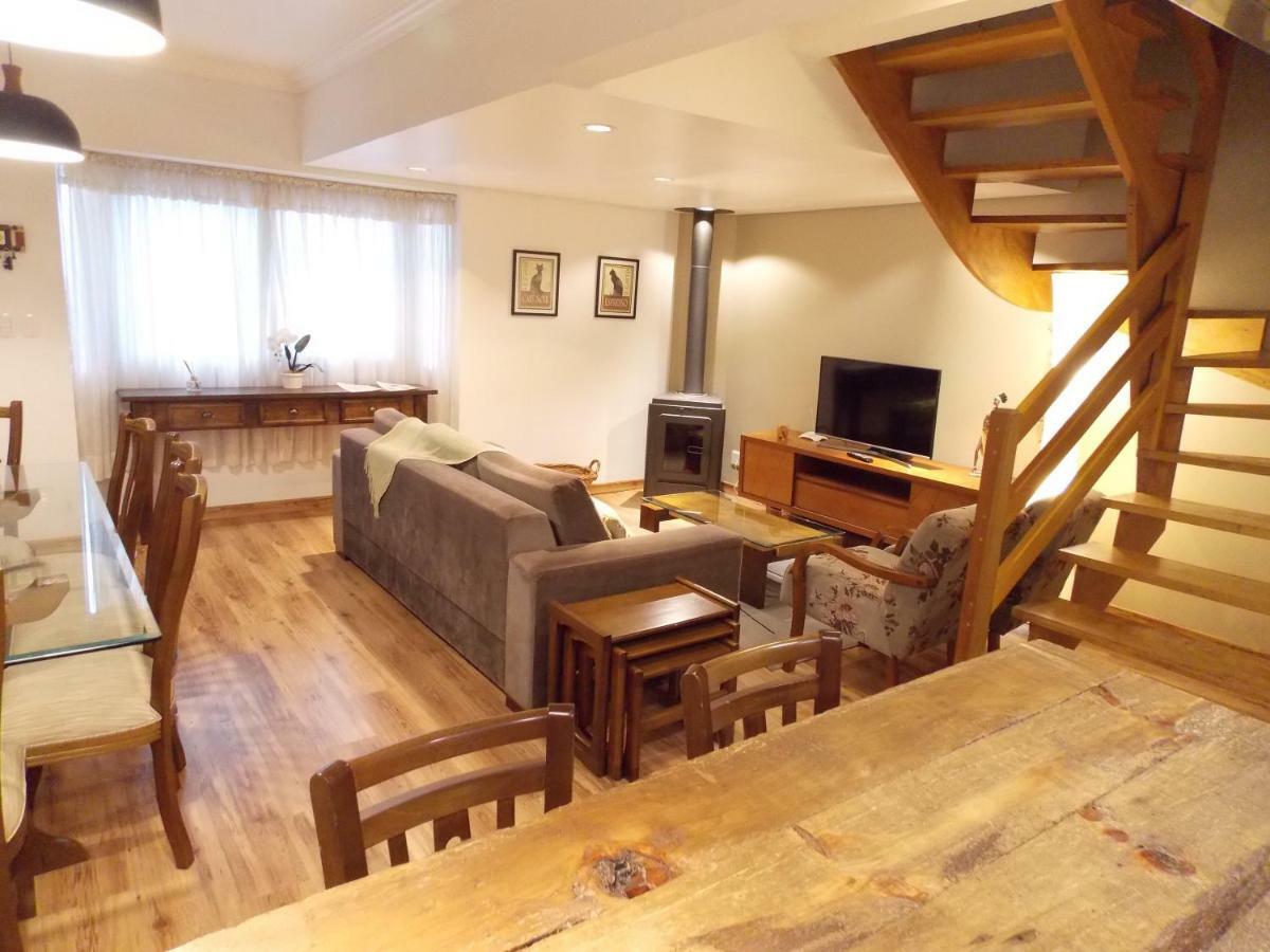Triplex 3 Suites Em Canela Extérieur photo
