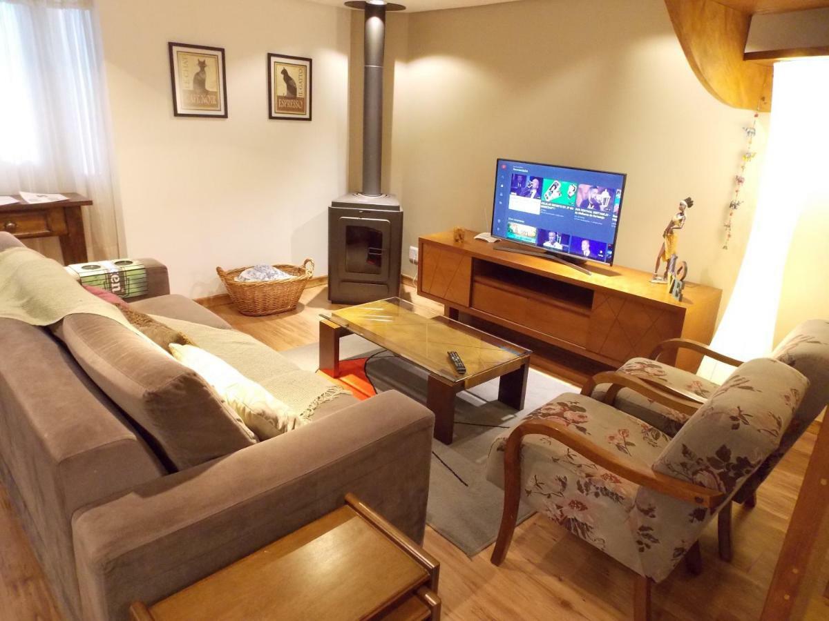 Triplex 3 Suites Em Canela Extérieur photo